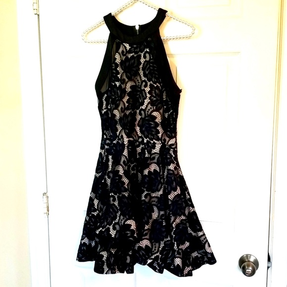 B Darlin Womens Black Halter Dress Size Medium - Picture 2 of 6